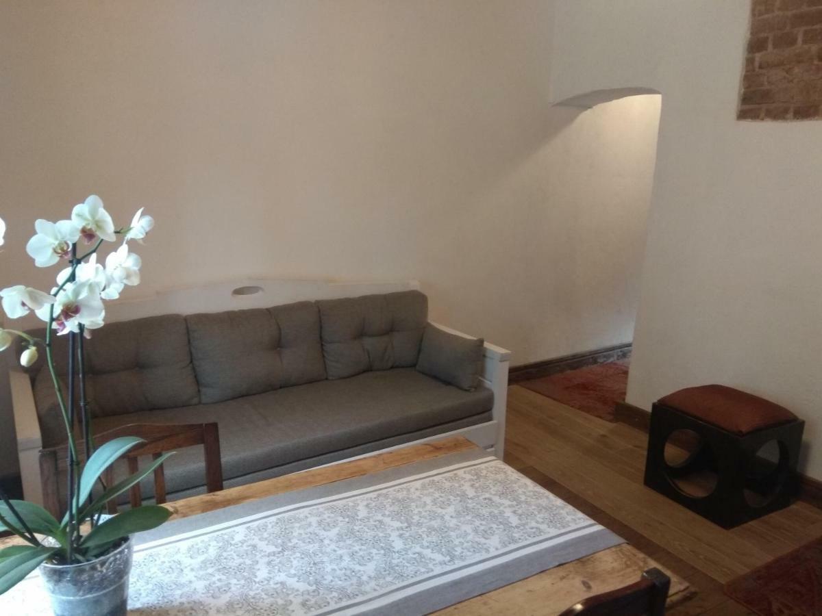 Apartament Kirsimaee Maja *